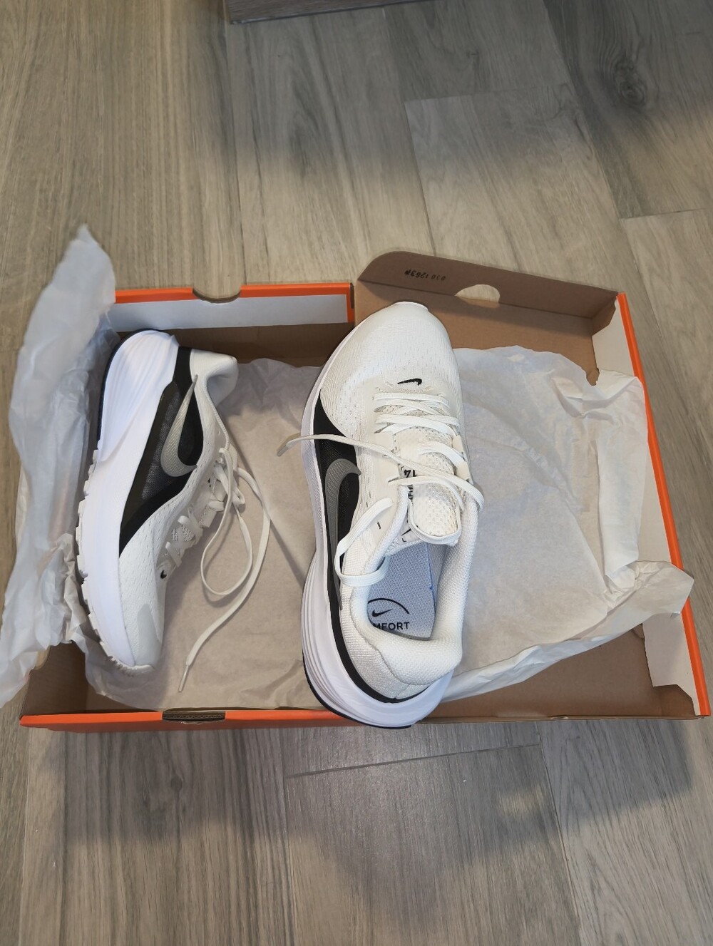 Nike Men's White Athletic Shoes MENS DOWNSHIFTER 14 RETRO LOW TOP LEATHER Size 9